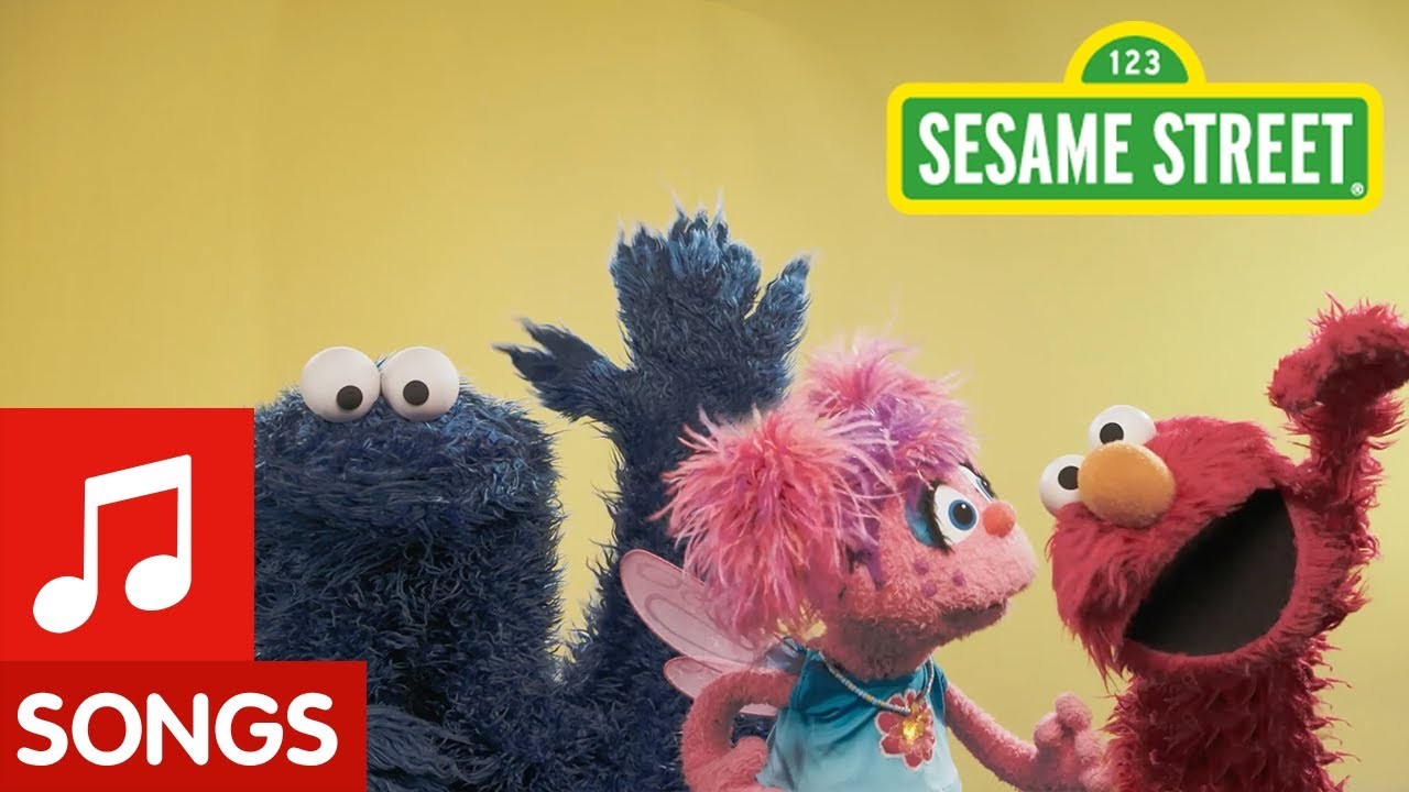 セサミストリートエルモ アビー クッキーモンスターとのハローソング Sesame Street Hello Song With Elmo Abby And Cookie Monster ボイスチューブ Voicetube 動画で英語を学ぶ