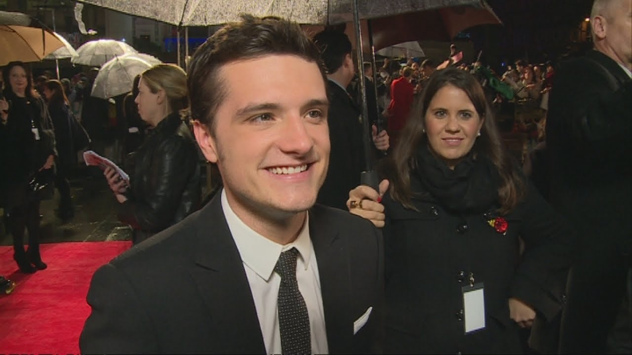 Josh Hutcherson on kissing Jennifer Lawrence at the Hunger Games: Catching  Fire world premiere - VoiceTube: Learn English through videos!